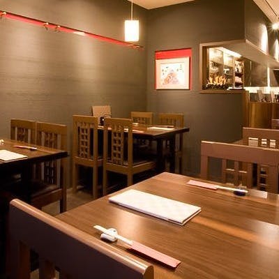 落ち着いた雰囲気の店内