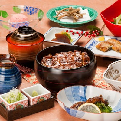 厳選された日本酒やワイン