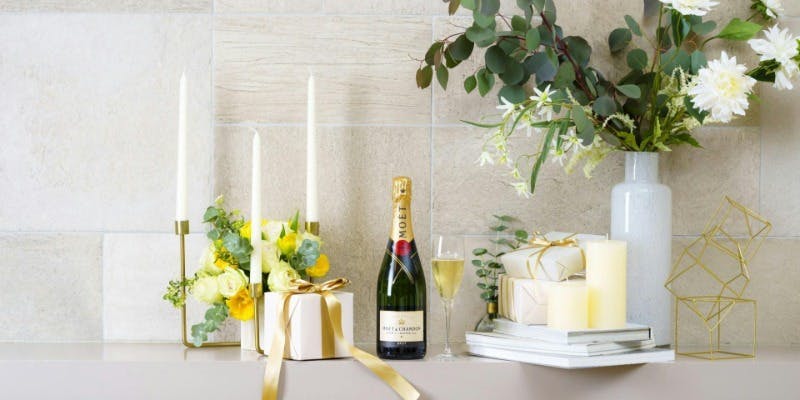 【女子会プラン】モエシャンドン含むフリーフロー120分　10種の前菜とフルーツの盛り合わせ等　全3品