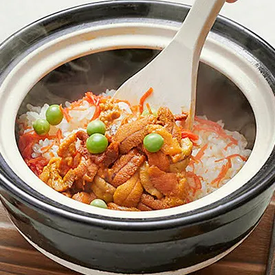 〆は土鍋ごはんを堪能