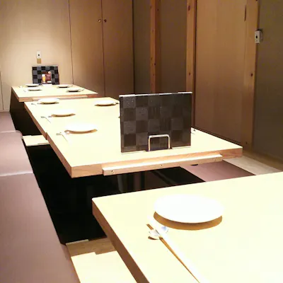 落ち着いた雰囲気の店内