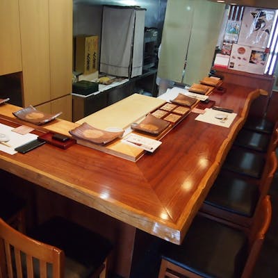 落ち着いた雰囲気の店内