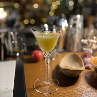 お食事の前にラウンジ席でアペリティフをお楽しみください。