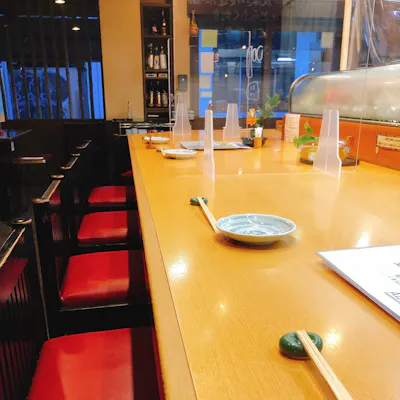 落ち着いた雰囲気の店内