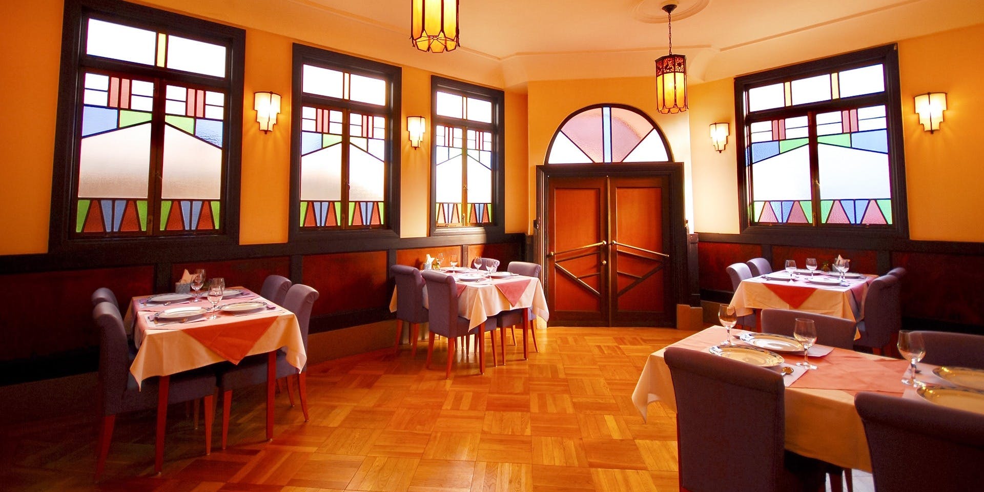 国登録有形文化財 モダン亭太陽軒 2枚目