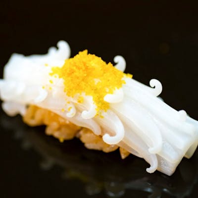 丁寧な仕込と繊細な技が織りなす、優美な握り