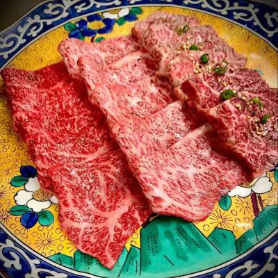 新鮮なホルモンも自慢の逸品