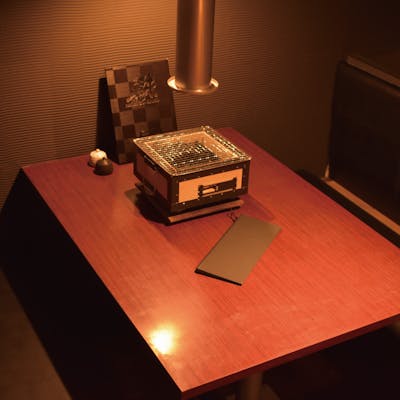 シックで落ち着いた雰囲気の店内