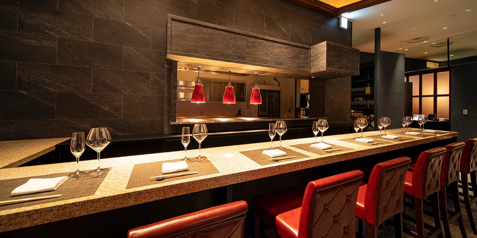 記念日におすすめのレストラン・Teppanyaki×Wineあかくろの写真2