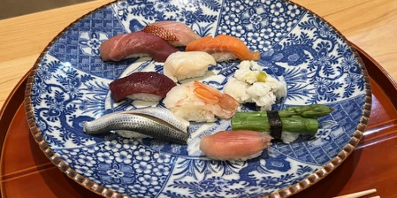お昼限定【 味（あじ）】京都の旬と新鮮な魚介を味わい、五感で楽しめるお得なお寿司ランチ！