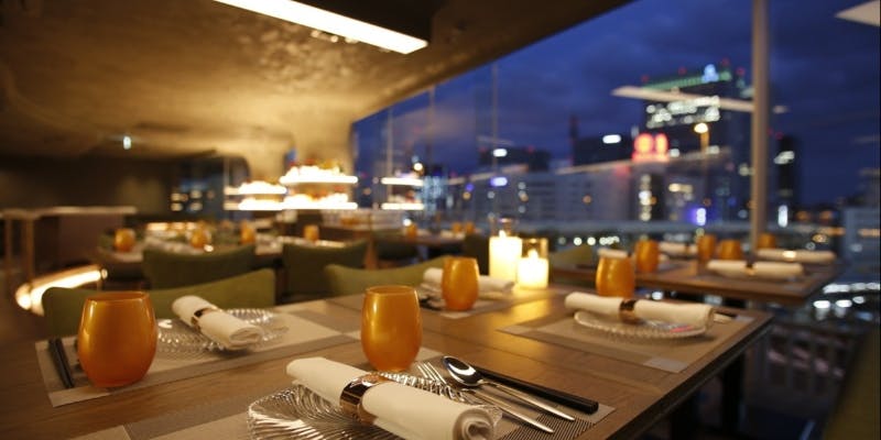 【Christmas2025】横浜夜景と聖夜を彩るシェフ特製フルコースで過ごす特別な日