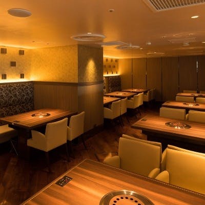 落ち着いた雰囲気の店内