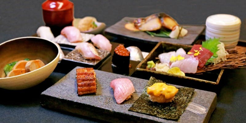 【葵コース】先付、御造り、握り十一貫、茶わん、デザートまで