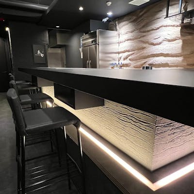 シックな雰囲気の大人の空間