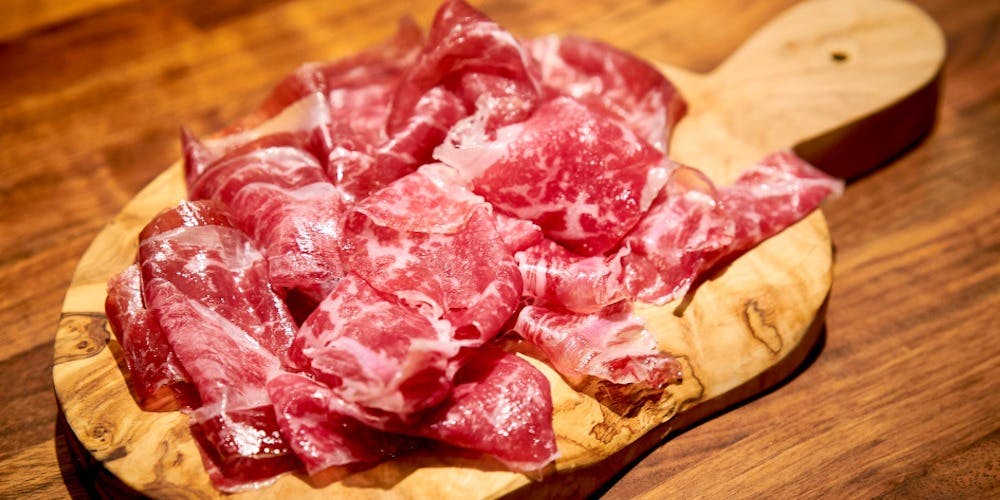 肉と葡萄酒 跳牛（にくとわいんはねうし）