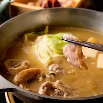 旨みたっぷりの鶏スープで煮込んだ『地鶏水炊き』