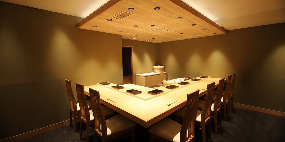 新橋 すし華（【旧店名】新橋 鮨 清新）