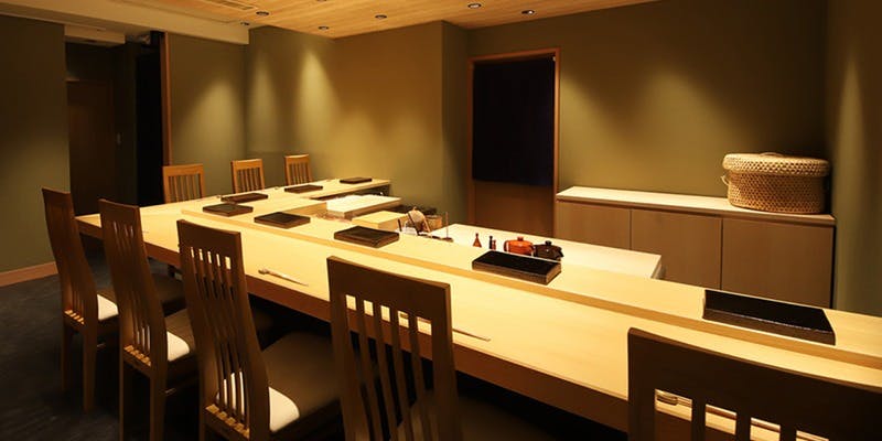 新橋 すし華（【旧店名】新橋 鮨 清新）