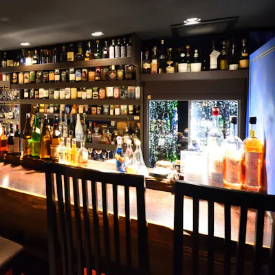 大人の雰囲気を感じるラグジュアリーな店内