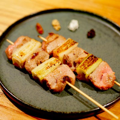 こだわりのラム肉料理