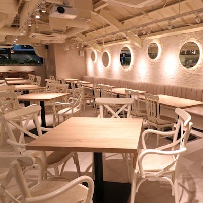 シンプル&モダンな“白”の空間