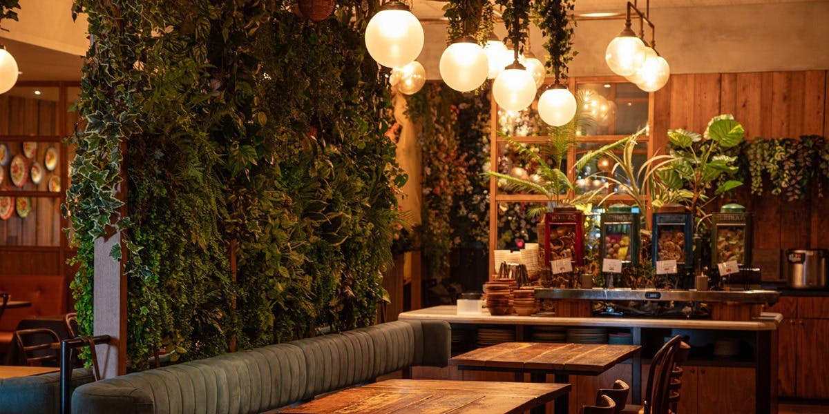 アジア×エスニックダイニング 新宿ランブータン - 画像1