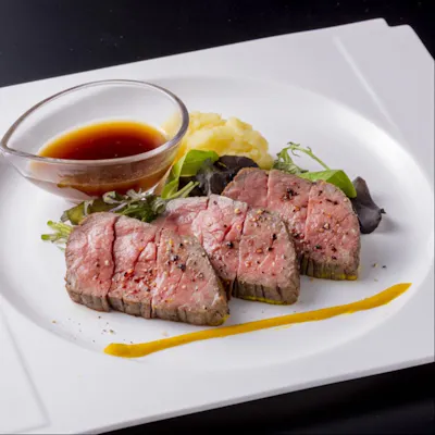 ともる名物 【知多牛のローストビーフ】