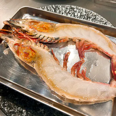 大きな身がプリプリな天然物の大海老