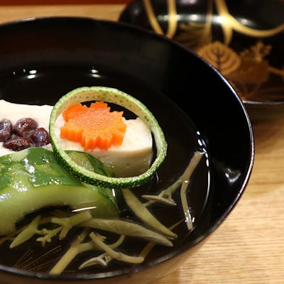 季節の移り変わりを感じられる器の数々