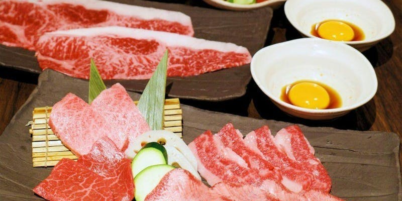 ＜彩 会食＞特上部位や希少部位を含む黒毛和牛を堪能する全8品＋プレミアム飲み放題