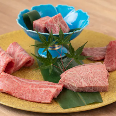 “知ったことを後悔する美味しさ”と評される和牛