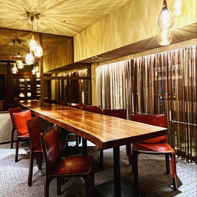 「古き良きイタリア」をテーマにした店内