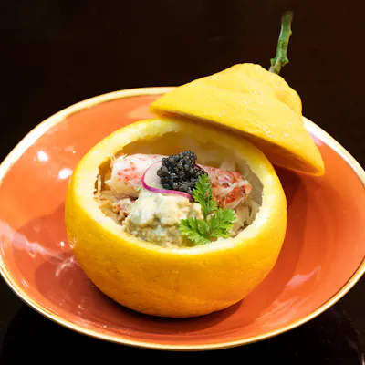 四季折々の恵みを携えた旬のネタや一品料理
