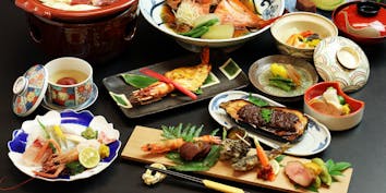 【四季彩膳～飛鳥～】前菜3点盛り、お造り、煮物、焼き物など - 料理旅館呑龍