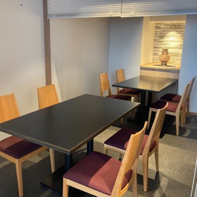 落ち着いた雰囲気の店内