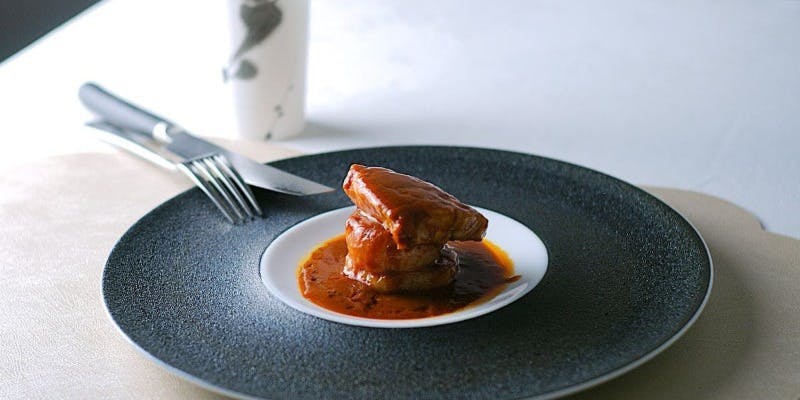 【特選肉ランチ】自家製焼立てパン ＋ お土産の焼き菓子  11000（税サ別）＋シャンパーニュ付