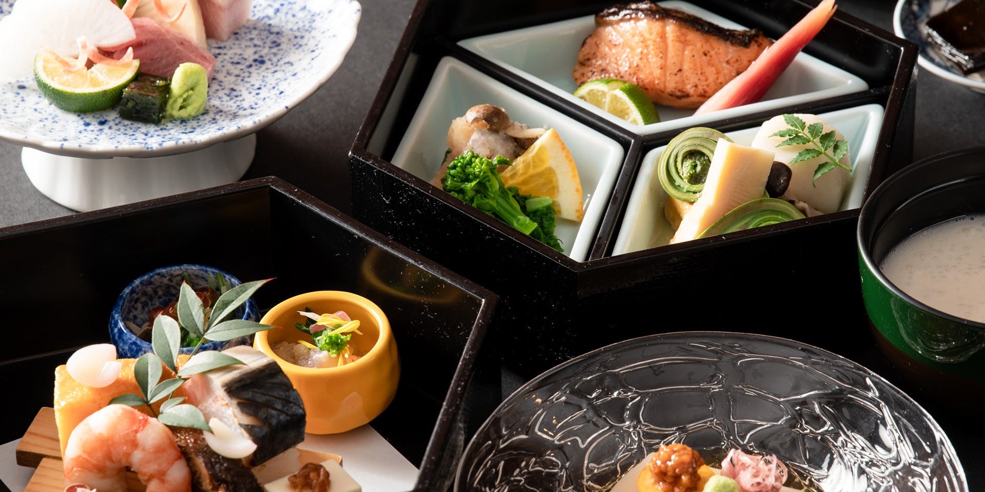 日本盛 酒蔵通り煉瓦館 花さかり（にほんさかり さかぐらとおりれんがかん はなさかり）