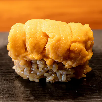 熟練の握りと逸品料理が奏でる至高のひと時
