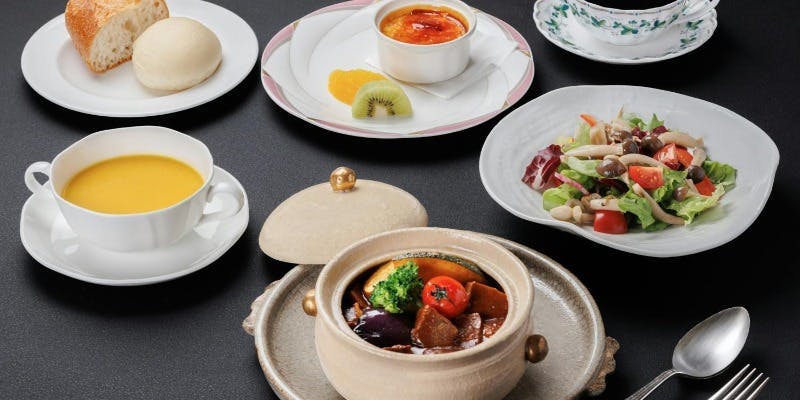 【ランチコース】旬野菜のガーデンサラダ、神戸ビーフのシチュー等 全5品