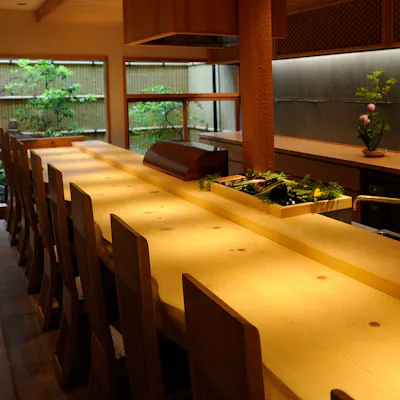 落ち着いた雰囲気の店内