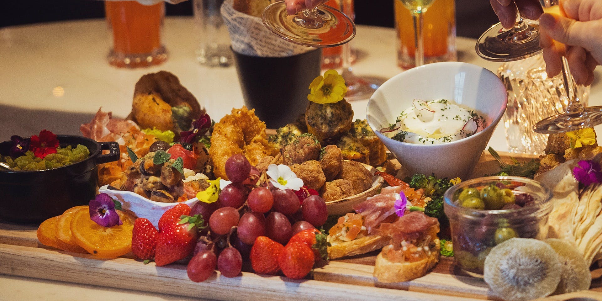 バー＆ラウンジ ZATTA