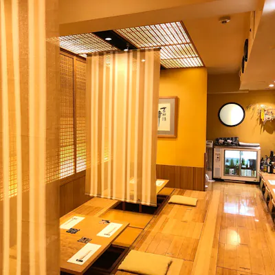 落ち着いた雰囲気の店内
