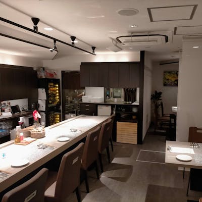 落ち着いた雰囲気の店内