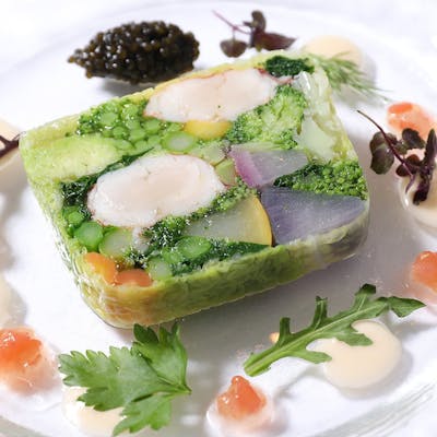 厳選食材を使った伝統重じながら四季を愉しむクラシックフレンチ