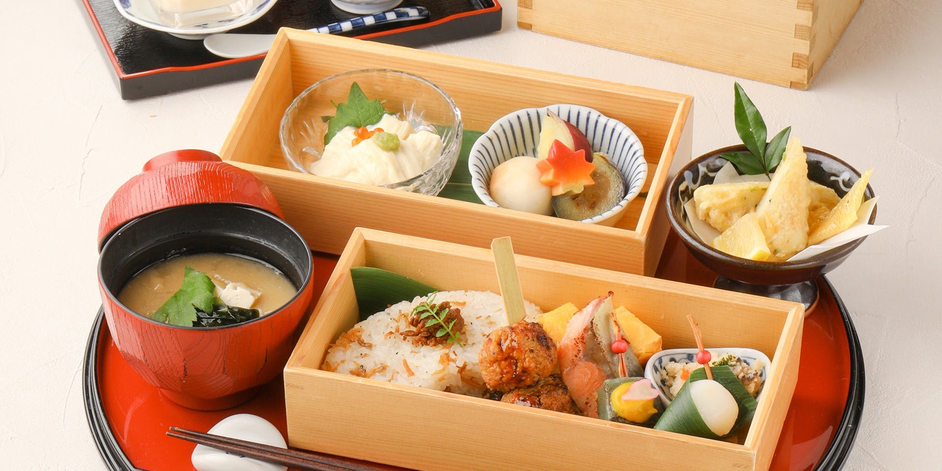 豆腐料理と吟醸せいろ蒸し 八かく庵 名古屋セントラルタワーズ店（はっかくあん）