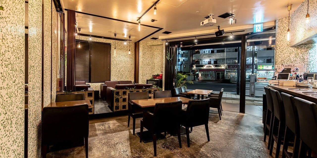 Madre ハーブとスパイス料理のワイン食堂（マドレ）