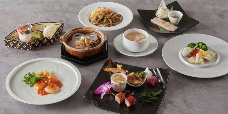 12/31‐1/4限定【翡翠】蟹と筍入りフカヒレスープ、鯛のアラ汁中華鍋など全8品