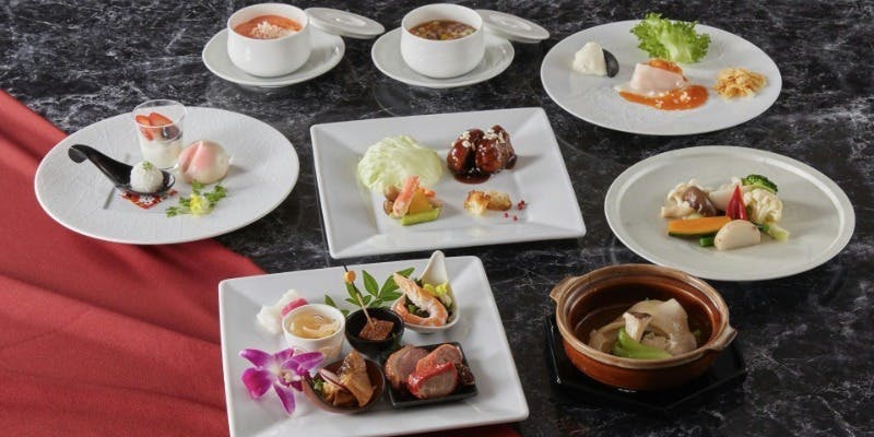 12‐2月【水晶】フカヒレの姿入り鍋、上海カニ味噌入り臘八粥など全8品