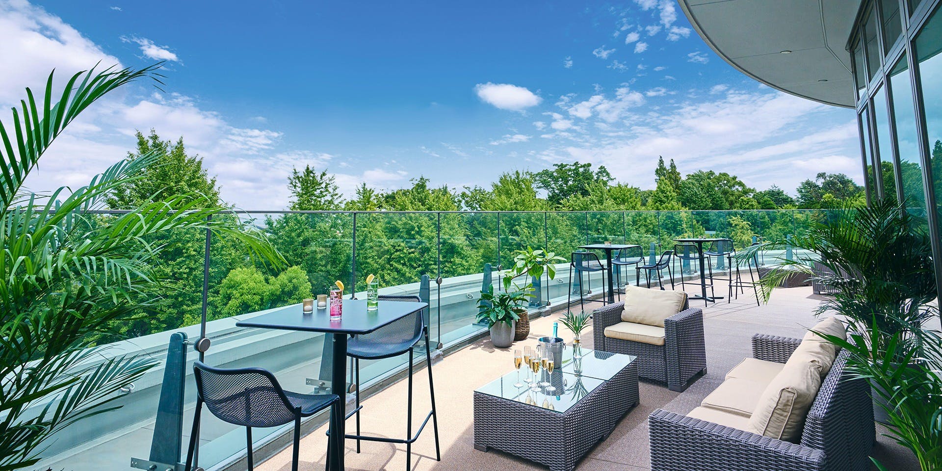 ザ テラス ヨコハマ マリン タワー (THE TERRACE yokohama marine