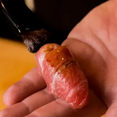 食する人に合わせながら店主が握る鮨